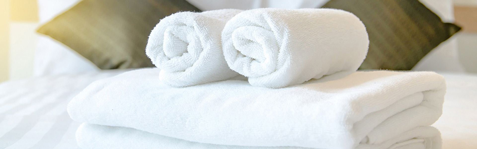 WeNet partnerem raportu Interaktywnie.com. Pobierz e-book o stronach WWW i e-sklepach